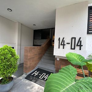 Hotel 14-04